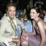 Anne Hathaway y Julie Andrews ¿juntas en 'GLEE'?