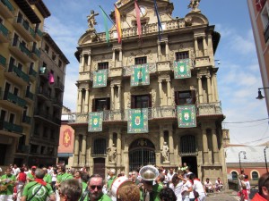 Ayuntamiento de Pamplona, en Sanfermines. Foto: Juan Ramn Balias