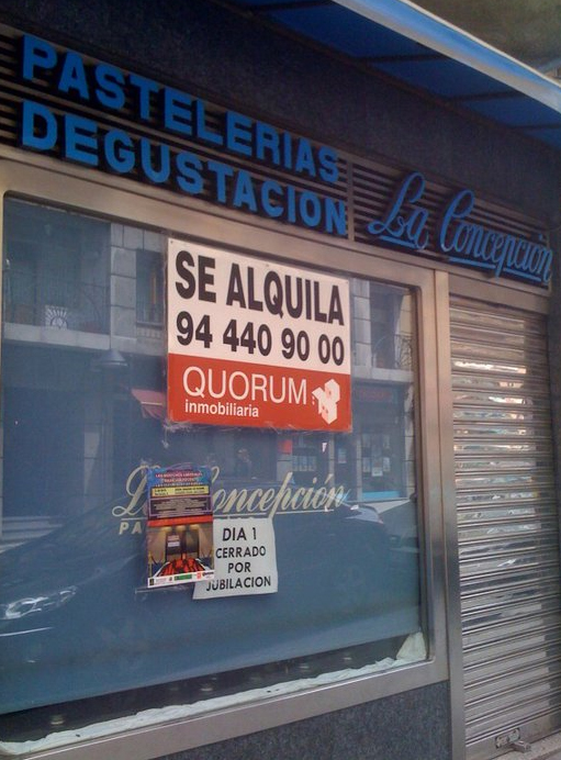 "La Concepción", una pastelería de Basauri "de las de toda la vida", ha cerrado. La foto es de Justo Igartua.