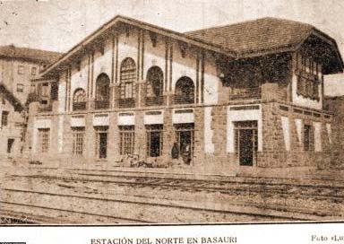Histórica fotografía, que Pani dejó en el muro: la estación de Bidebieta, en 1863.