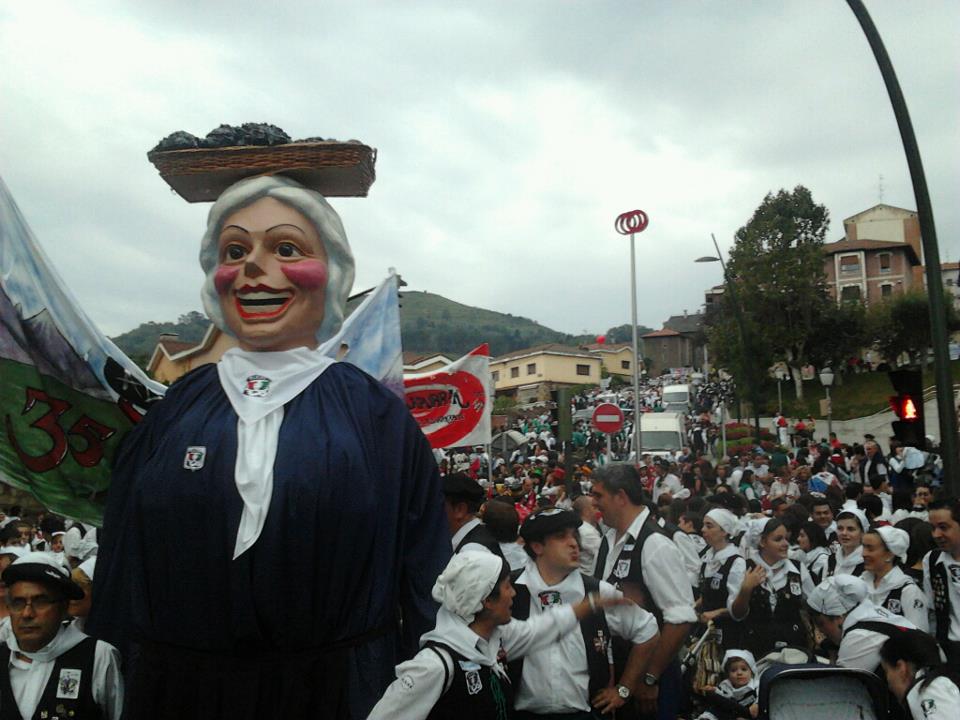 Bajada en las fiestas de Basauri 2012. 
