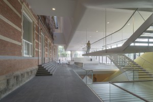 9. Stedelijk Museum new entrance hall. Photo John Lewis Marshall