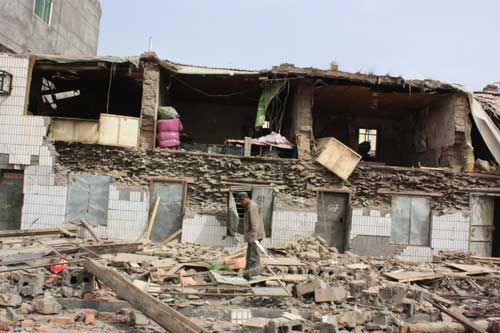 Vivienda destrozada por el terremoto en la localidad de Jiengu (Qinghai). Foto: China Daily.