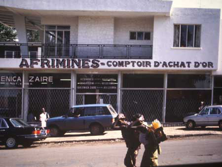 Comptoir-dor-a-Bukavu