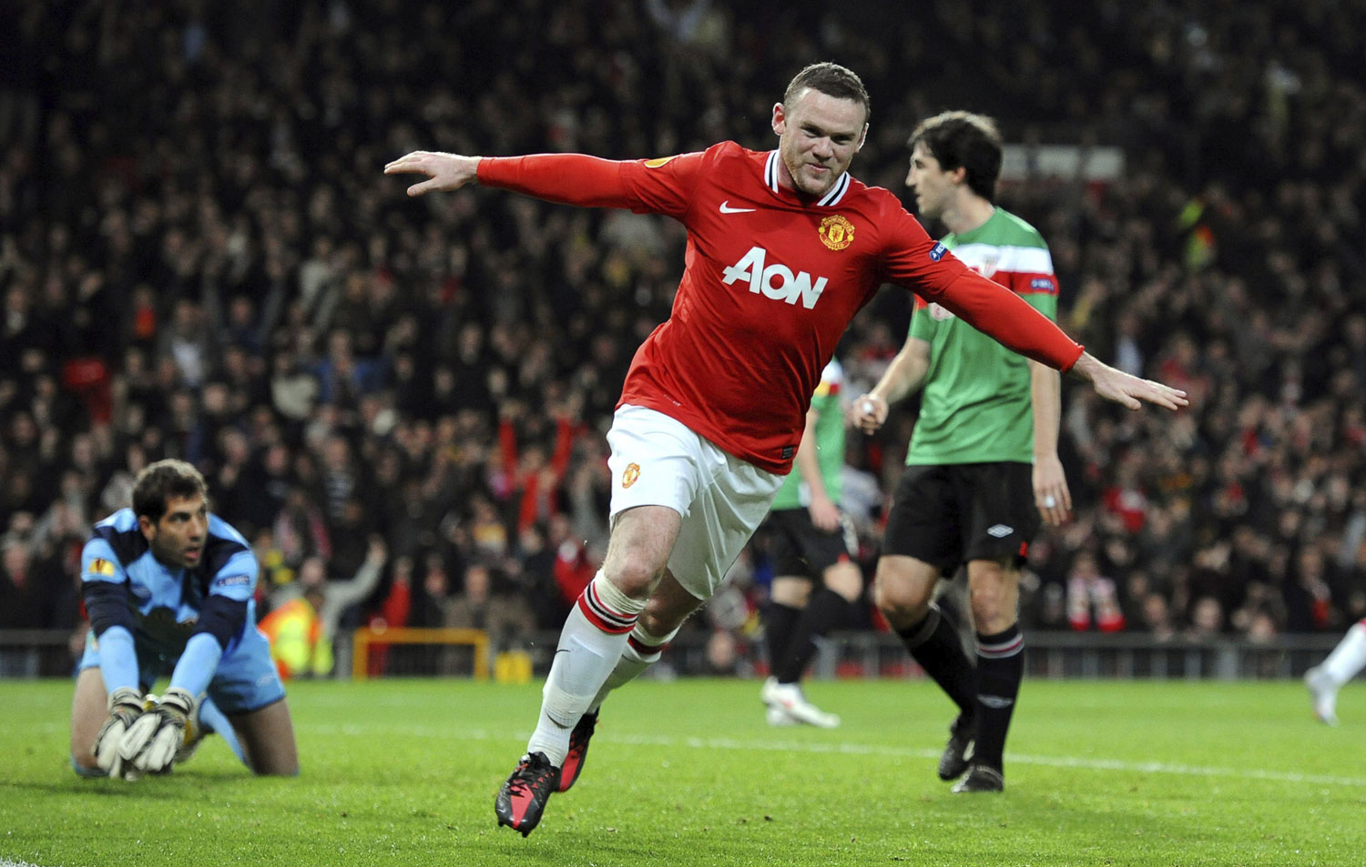 Rooney, tras marcar el pasado jueves su primer gol, se las prometía muy felices; quizás este jueves tenga bajera, después de todo... Foto: EFE