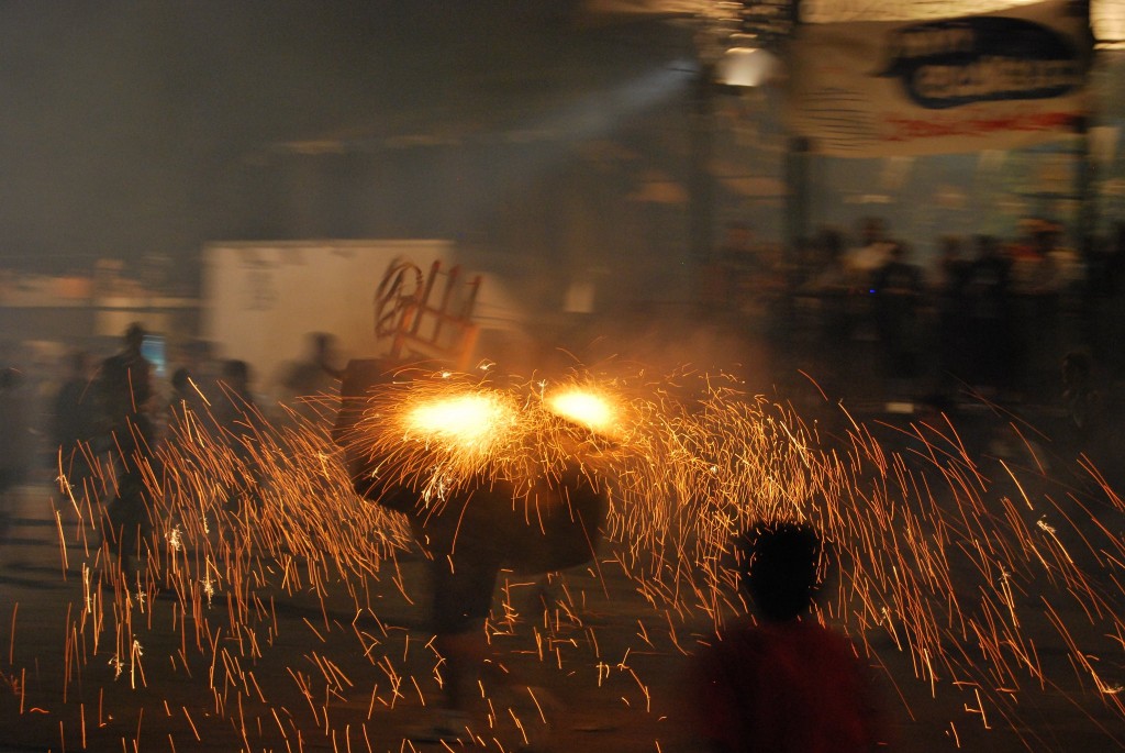 Toro de fuego en las fiestas de San Agustín 2011 de Erandio