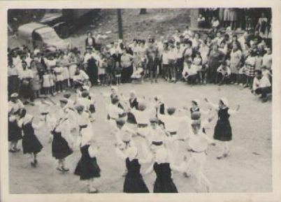 Fiestas de San Agustín. Grupo Umetxu Alaiak (hacia 1967). Foto: Amparo Thor.