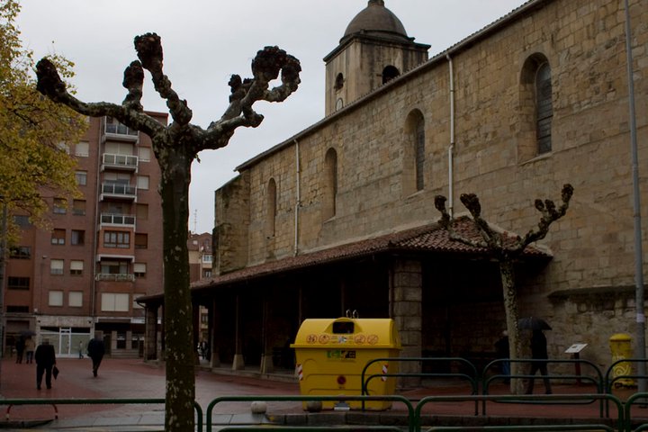 "San Vicente, en Barakaldo, la iglesia del barrio". Así presentó su foto Noemi Martinez.