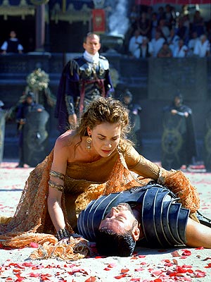 Connie Nielsen & Russell Crowe