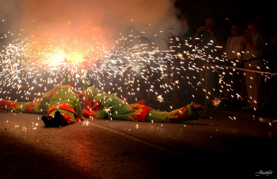 Correfoc en las fiestas de Laudio. Foto: Juanfer Oleaga