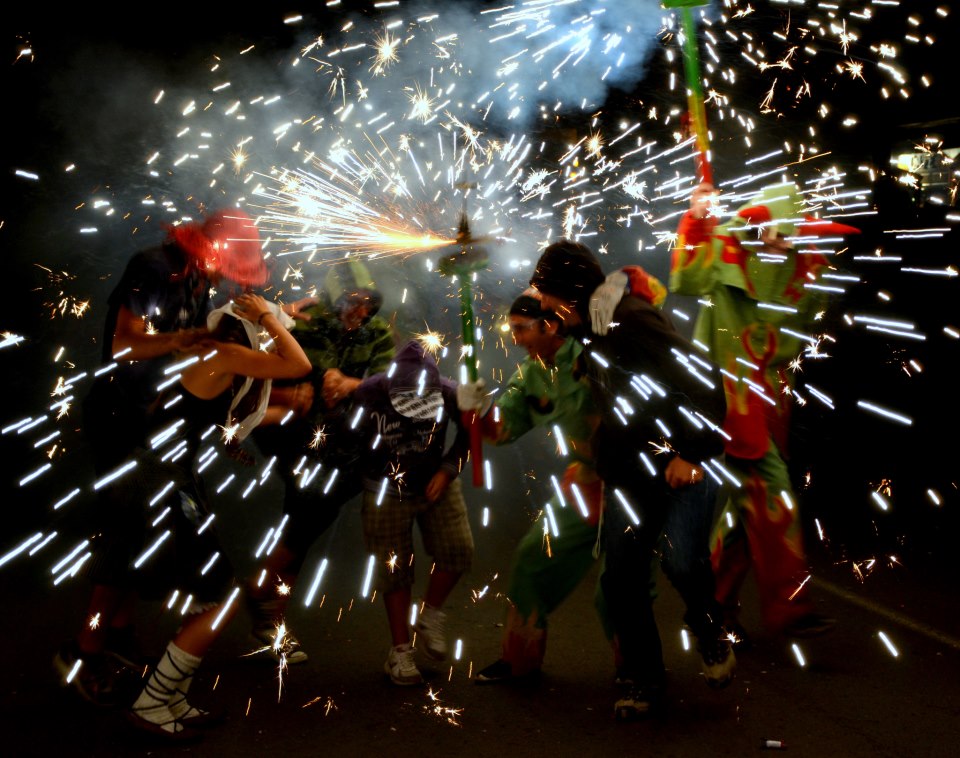 Correfoc en las fiestas de Laudio. Foto: Juanfer Oleaga