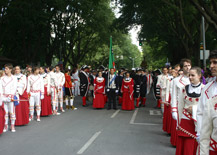 Procesión en honor a San Fermín. FOTO: turismo.navarra.com