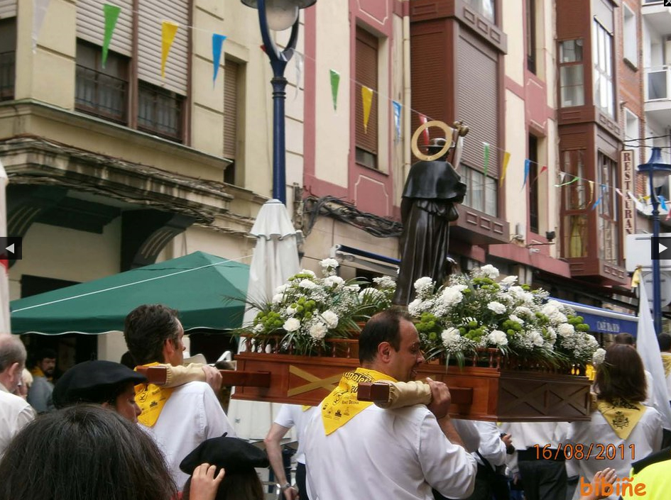 El pasado martes, día 16, asistimos a la procesión en honor a San Roque, gracias a Bibiñe.