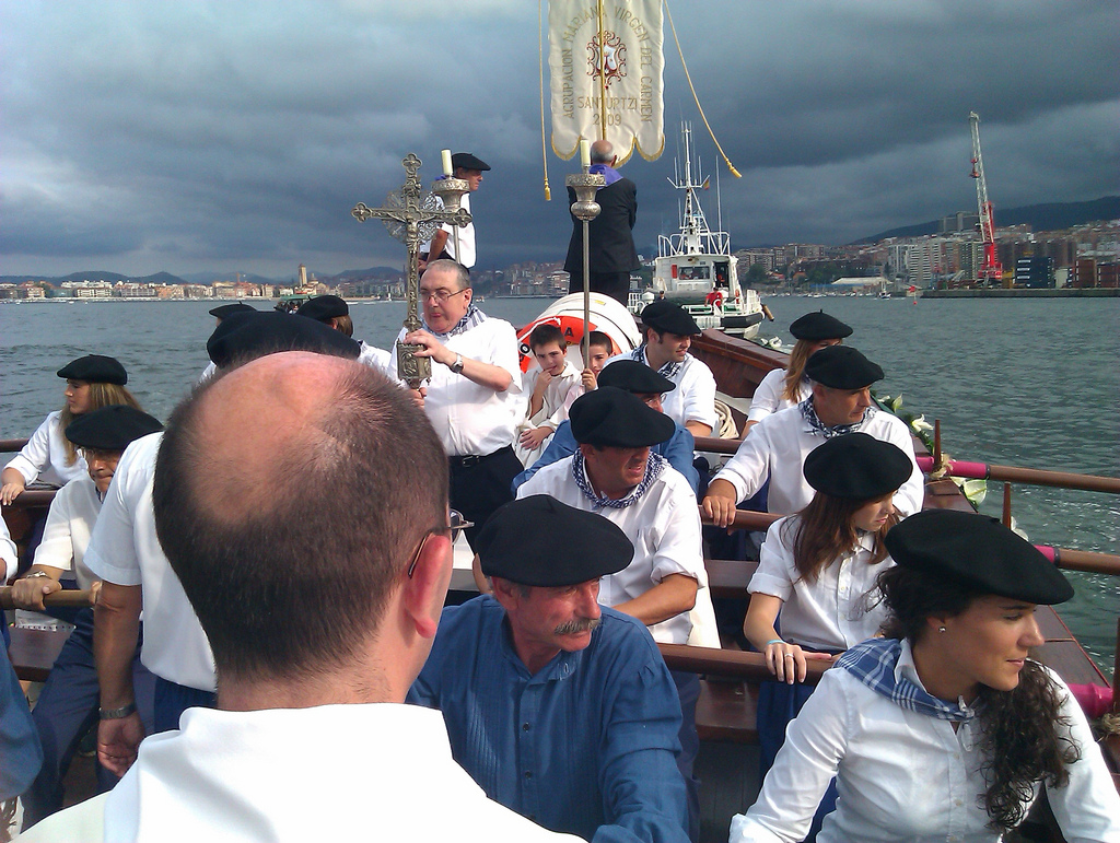 santurtzi-procesion-virgen-carmen-2011-barco