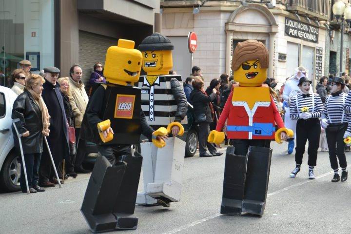 Lego pirata, Lego robot, Lego preso... personajes como para hacer una ciudad!