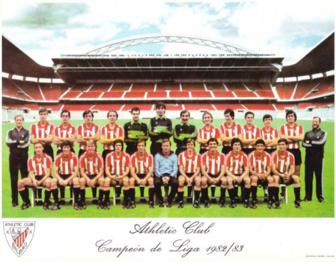 Posando en un San Mamés recién remozado para el Mundial de 1982, la plantilla de la temporada 82-83 se disponía a hacer historia.