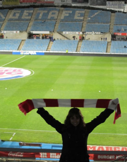 Nuria animó al Athletic en Getafe, como vemos en imagen.