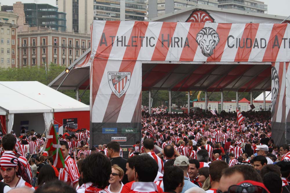 "Athletic Hiria" reunió a decenas de miles de aficionados rojiblancos en Valencia, hace tres años. Foto: EITB.