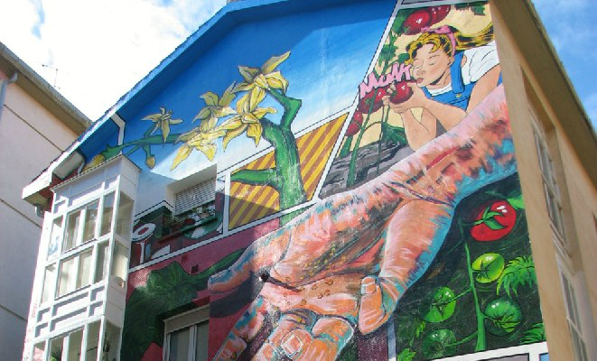 Mural 'Eskuz esku herrería' de Vitoria-Gasteiz FOTO: muralismopublico.com
